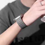 PASEK TECH-PROTECT ICONBAND MAGNETIC APPLE WATCH 4 / 5 / 6 / 7 / 8 / 9 / SE / ULTRA 1 / 2 (42 / 44 / 45 / 49 MM) BLACK/RED CZARNO CZERWONY
