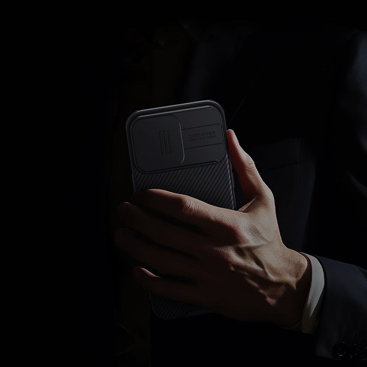 ETUI NILLKIN CAMSHIELD PRO CASE NA IPHONE 16 PRO MAX Z OSŁONĄ NA APARAT - CZARNE